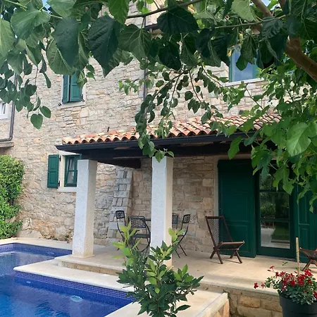 Villa Piedmont Karojba